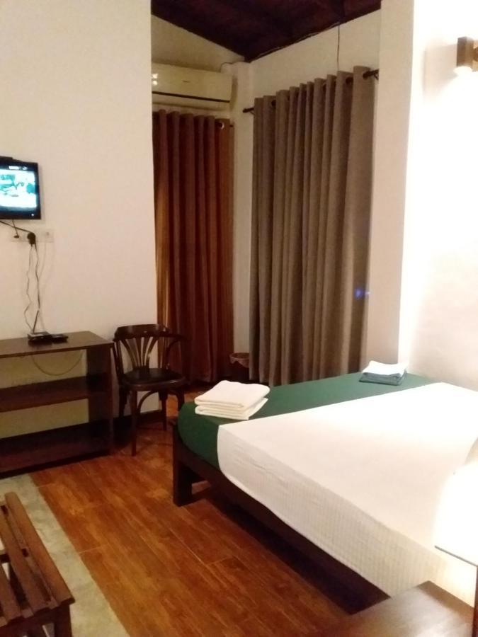 Forest Edge Villa 아누라다푸라 객실 사진